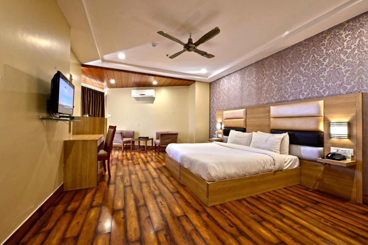Hotel Inclover-A Peaceful Retreat Dharamshala Bagian luar foto